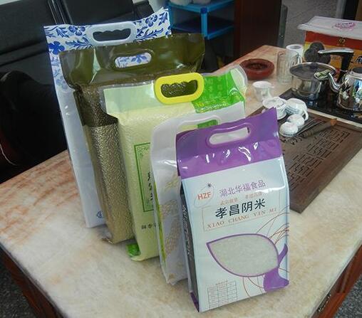 Dizajn vreće riže treba usredotočiti na koncept marke i boje pozicioniranje